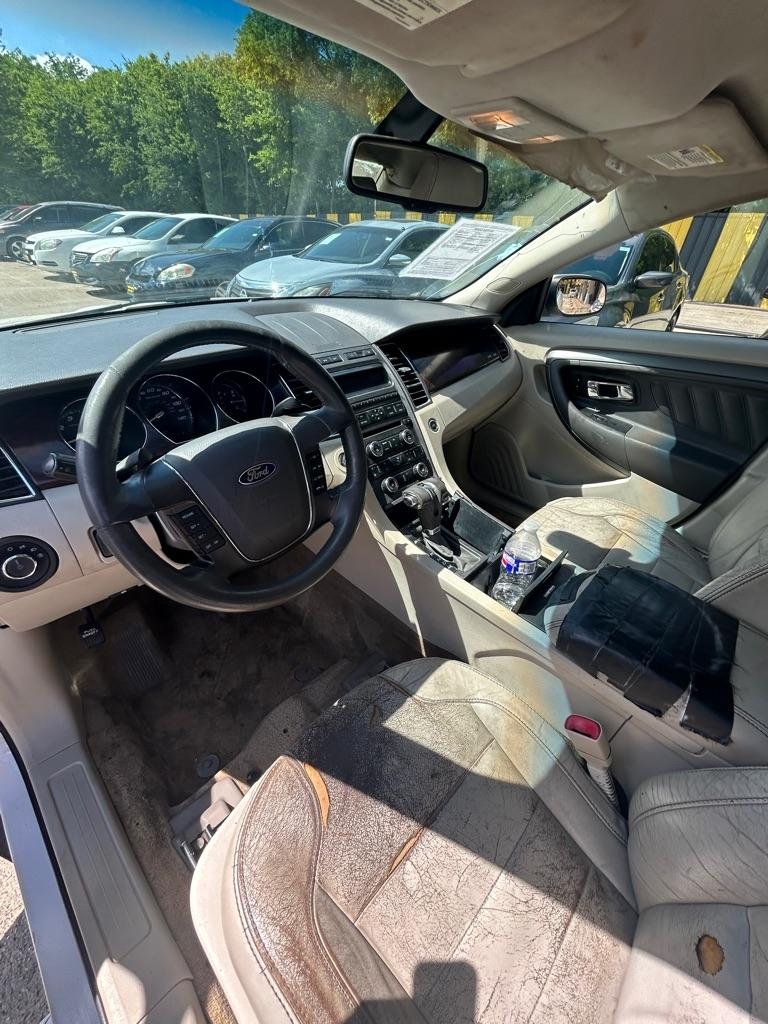 Ford Taurus  2011