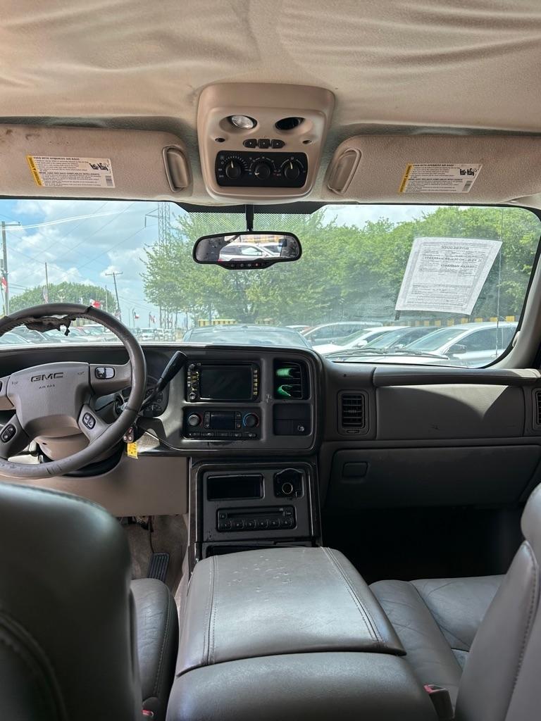 GMC Yukon Denali  2005