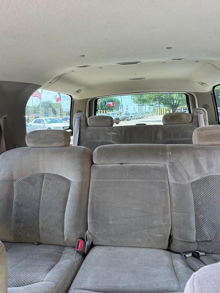 Chevrolet Suburban  2001