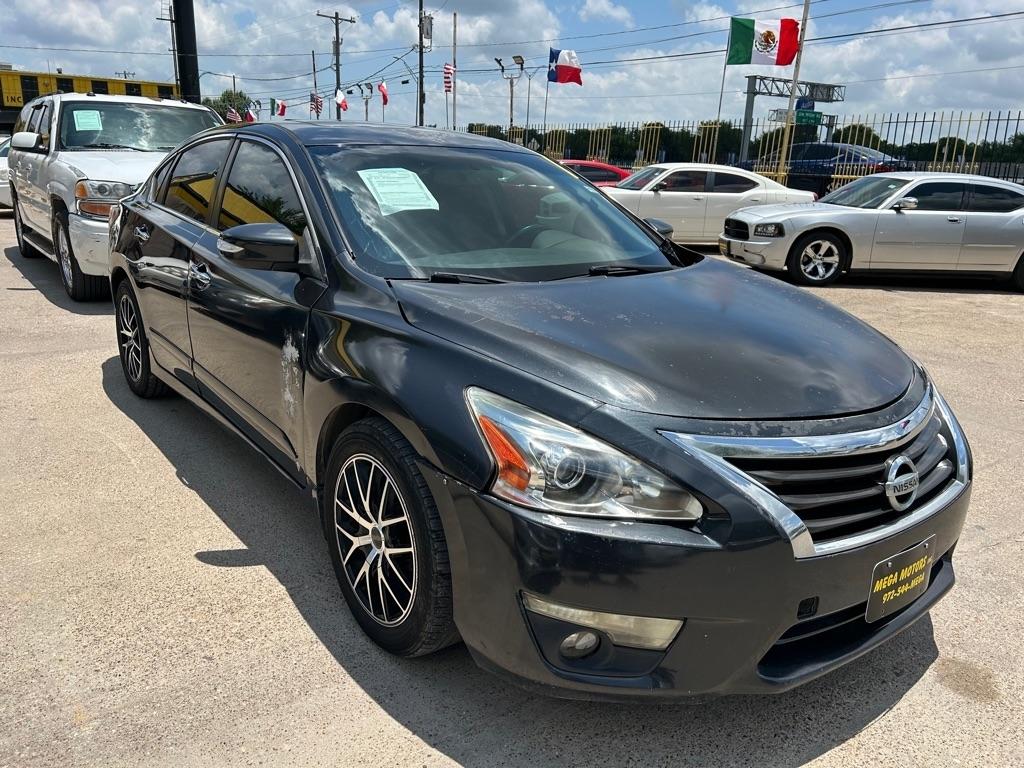 Nissan Altima  2014
