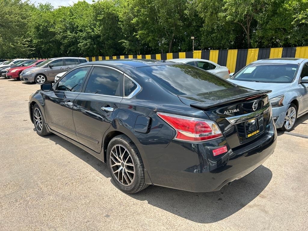 Nissan Altima  2014