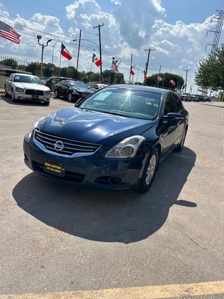 Nissan Altima  2012