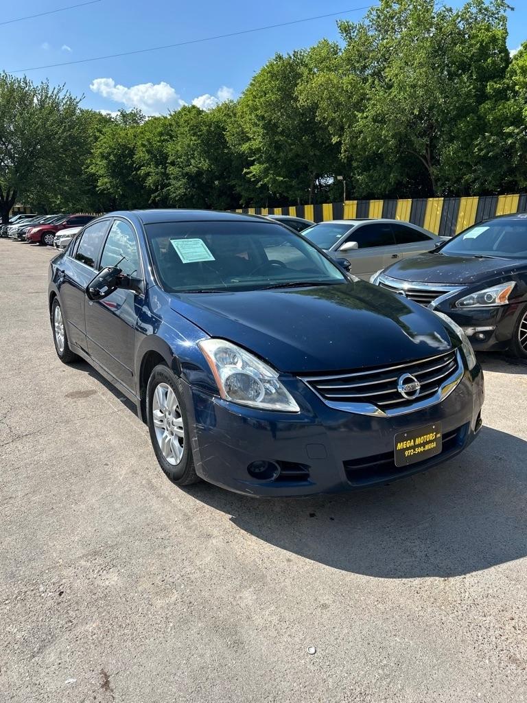 Nissan Altima  2012