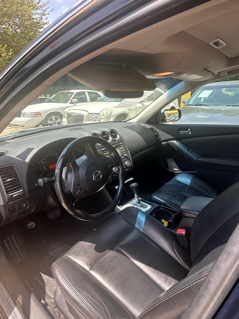 Nissan Altima  2012