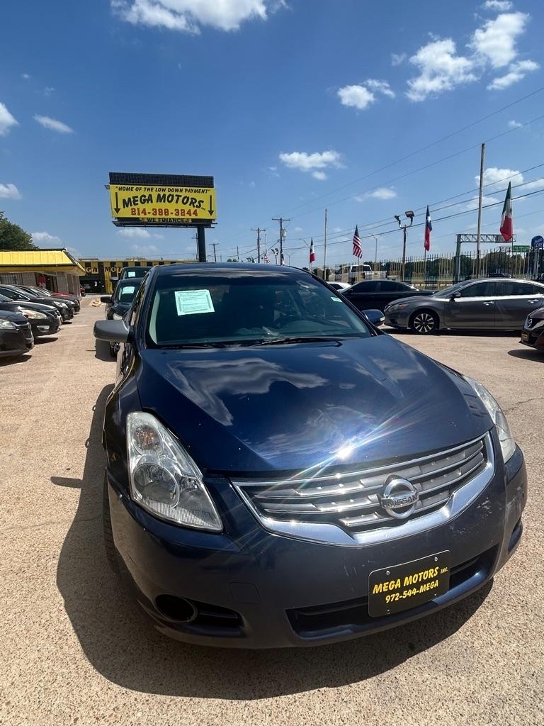 Nissan Altima  2012