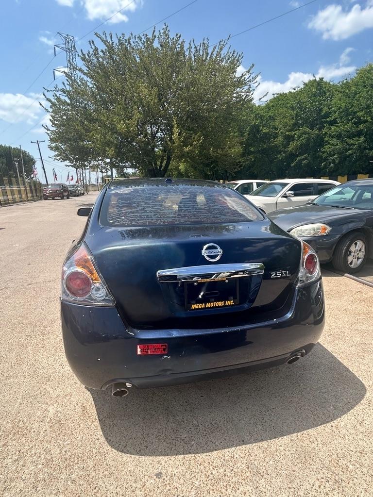 Nissan Altima  2012