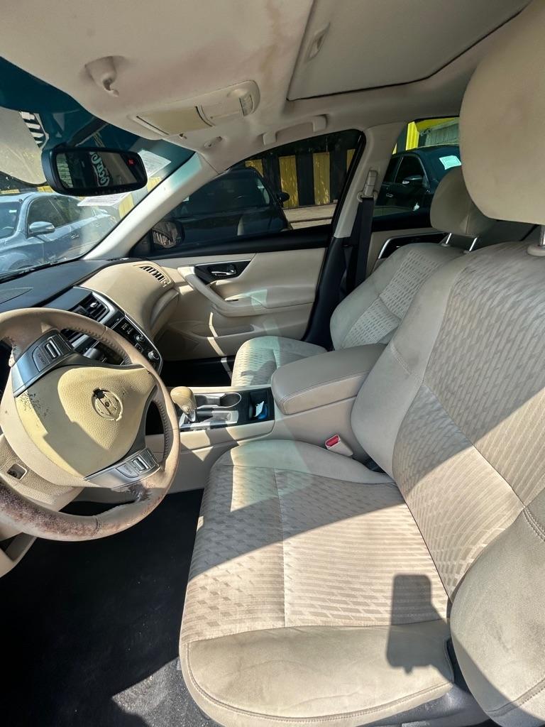 Nissan Altima  2016
