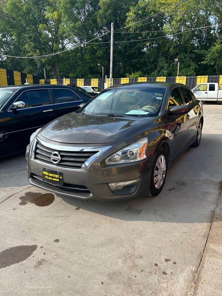 Nissan Altima  2015