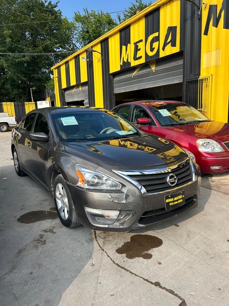 Nissan Altima  2015