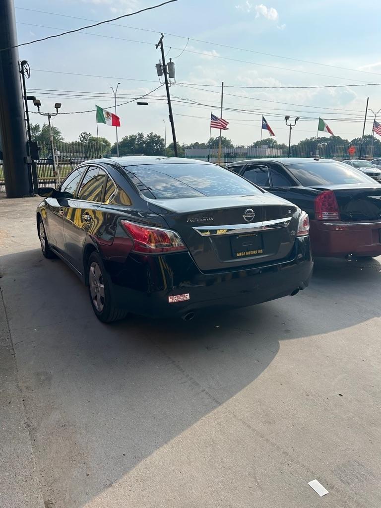 Nissan Altima  2015