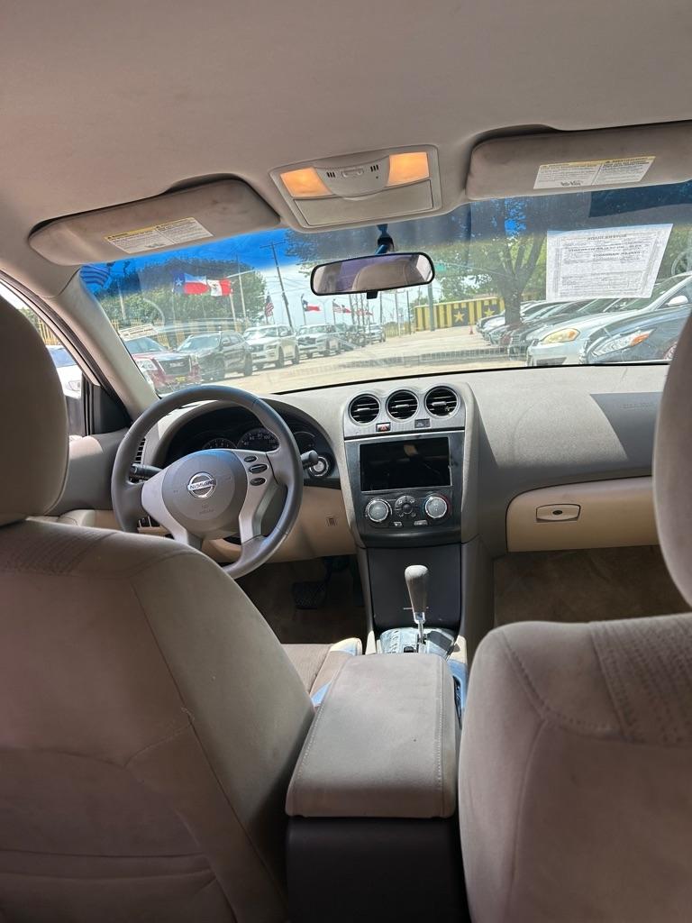 Nissan Altima  2012