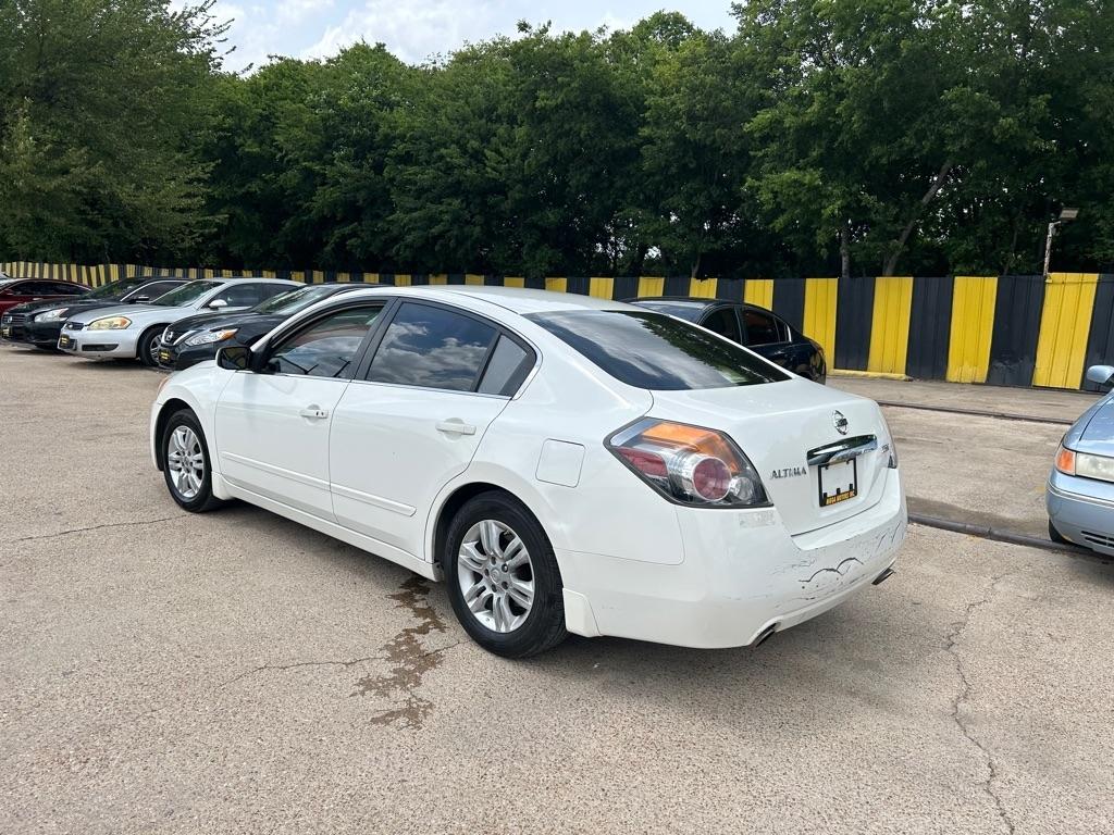 Nissan Altima  2012