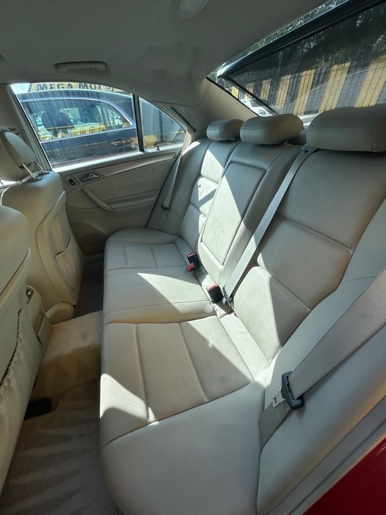 Mercedes-Benz C-Class  2005