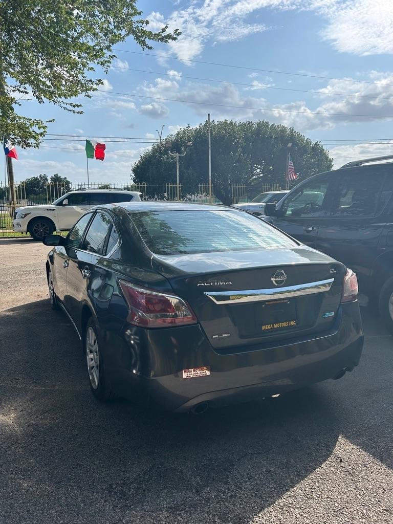 Nissan Altima  2013