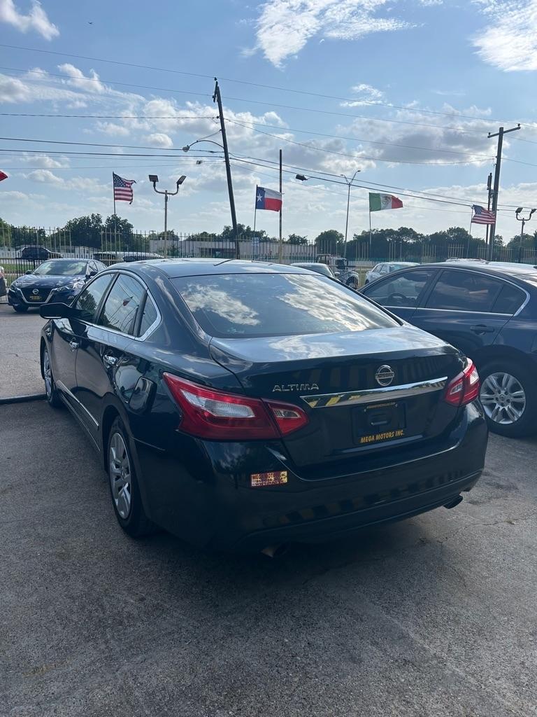 Nissan Altima  2017