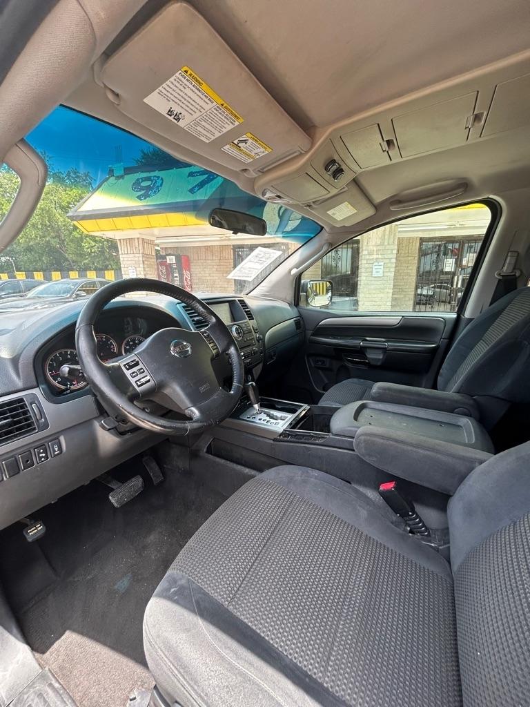 Nissan Armada  2012