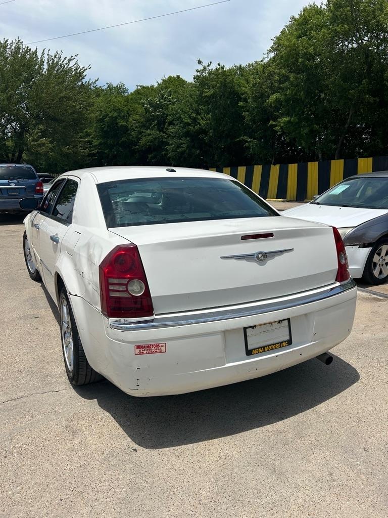 Chrysler 300  2010