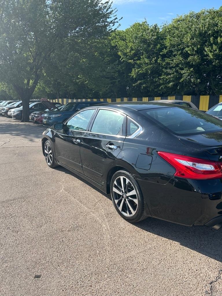 Nissan Altima  2016