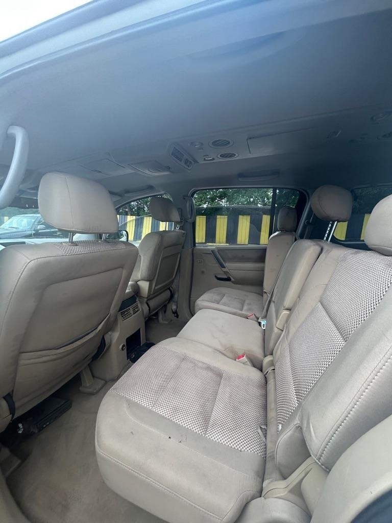 Nissan Armada  2005