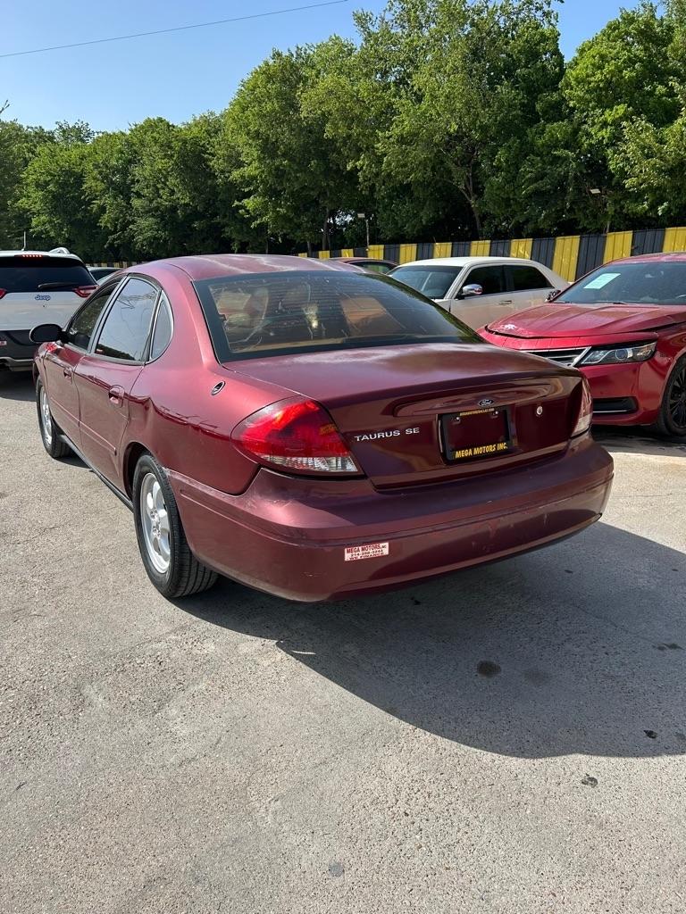 Ford Taurus  2006