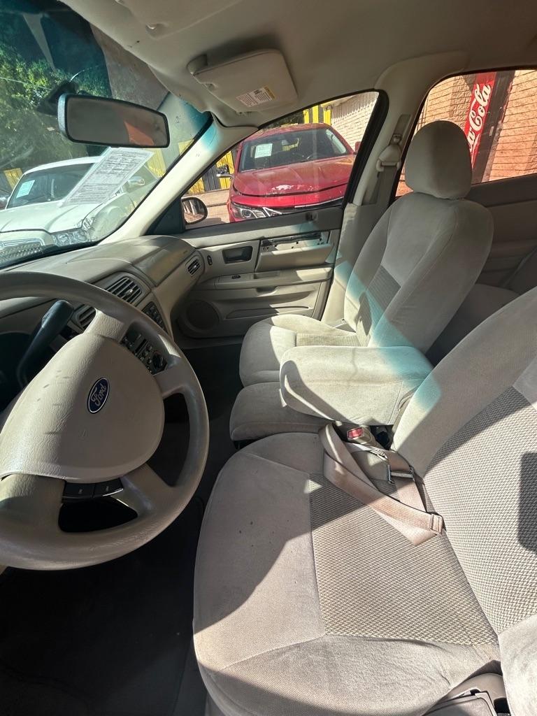 Ford Taurus  2006