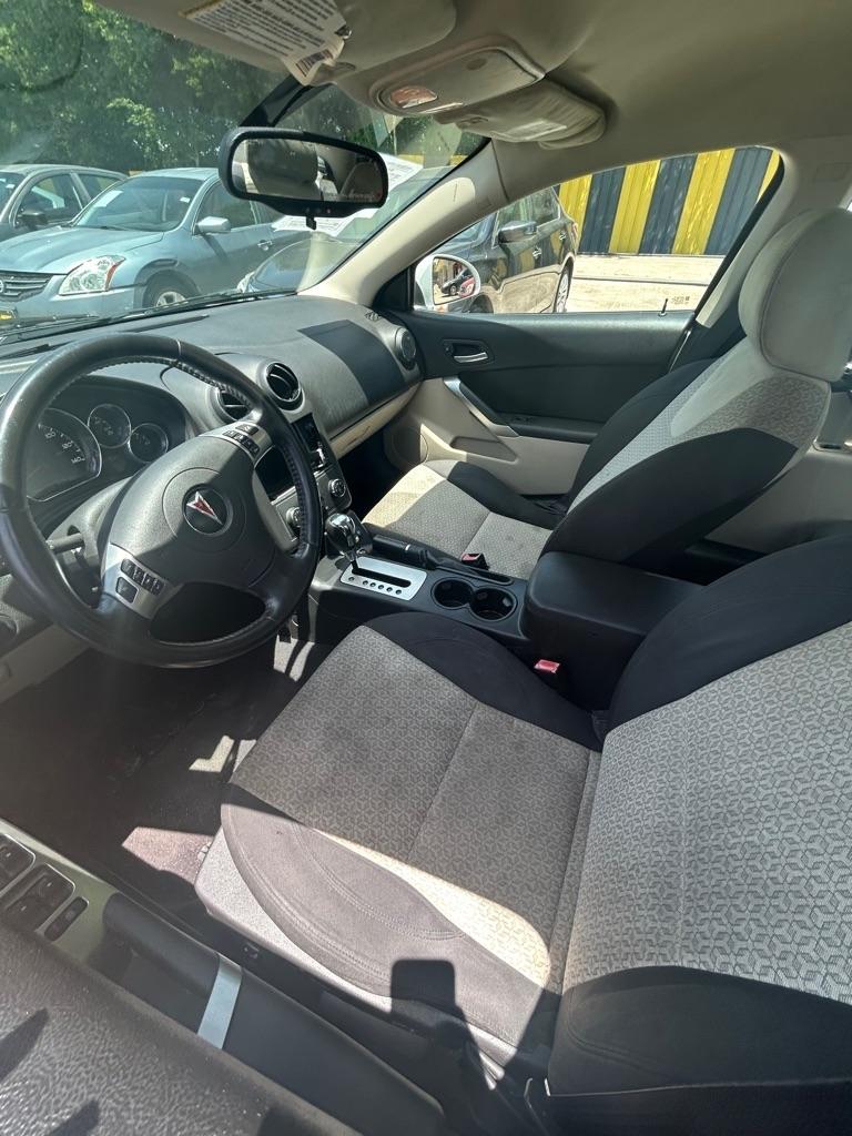 Pontiac G6  2010