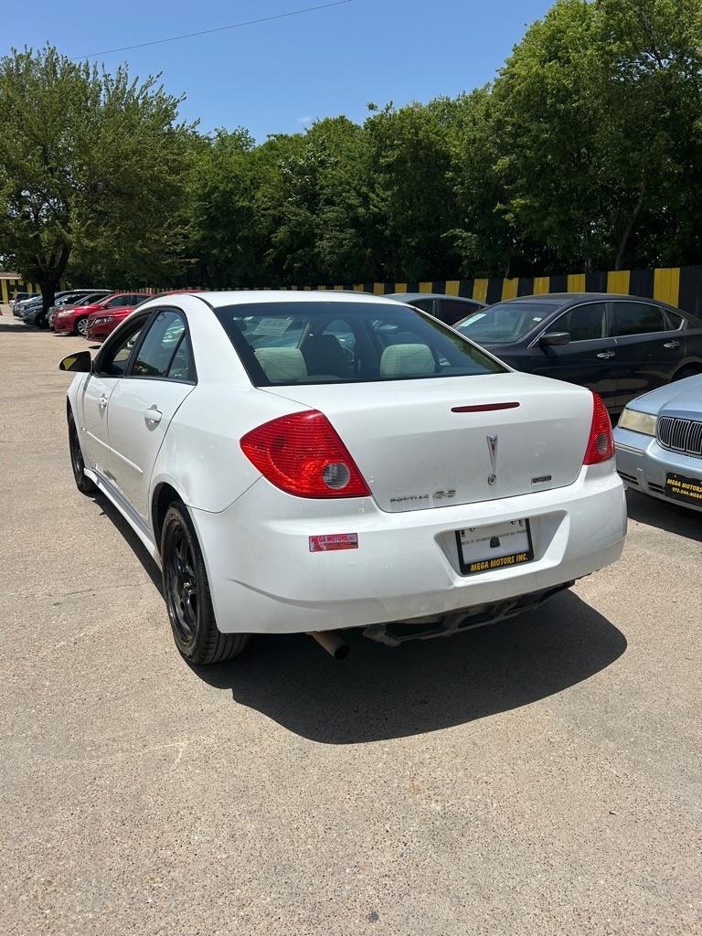 Pontiac G6  2010