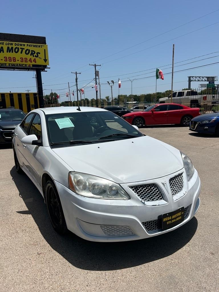 Pontiac G6  2010