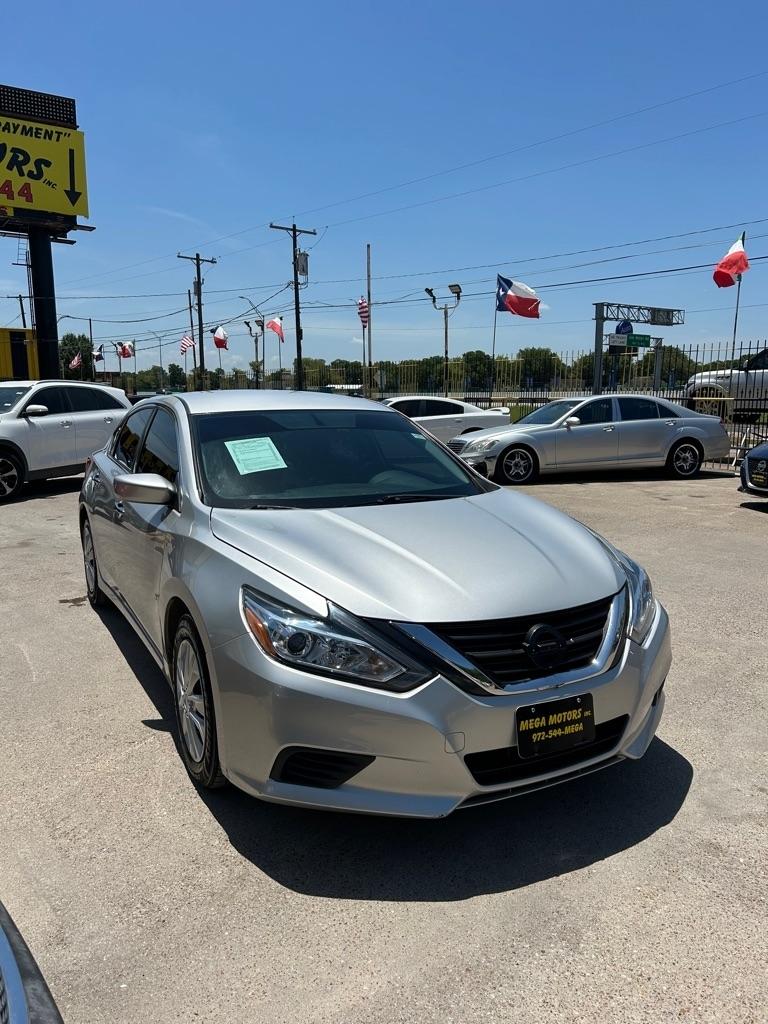 Nissan Altima  2016