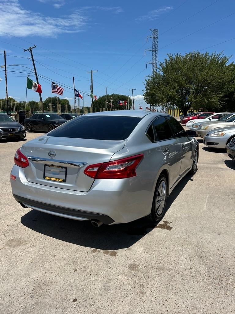 Nissan Altima  2016