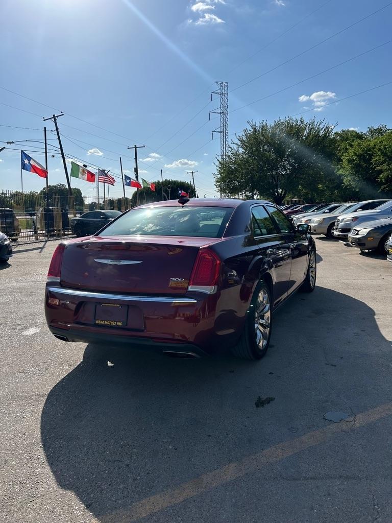 Chrysler 300  2018
