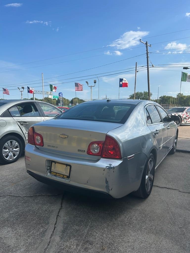 Chevrolet Malibu  2011