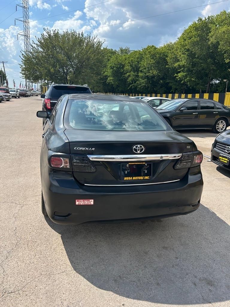 Toyota Corolla  2011