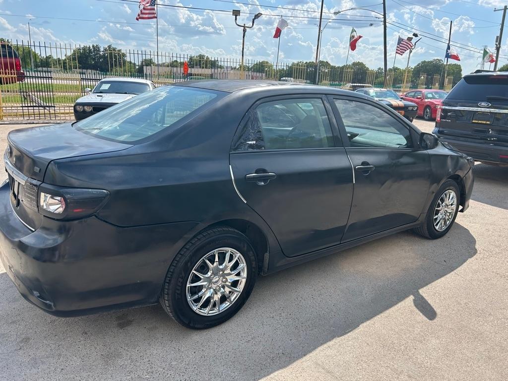 Toyota Corolla  2011