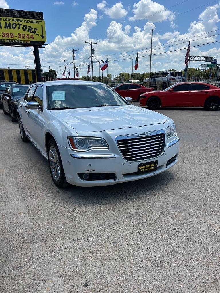 Chrysler 300  2013