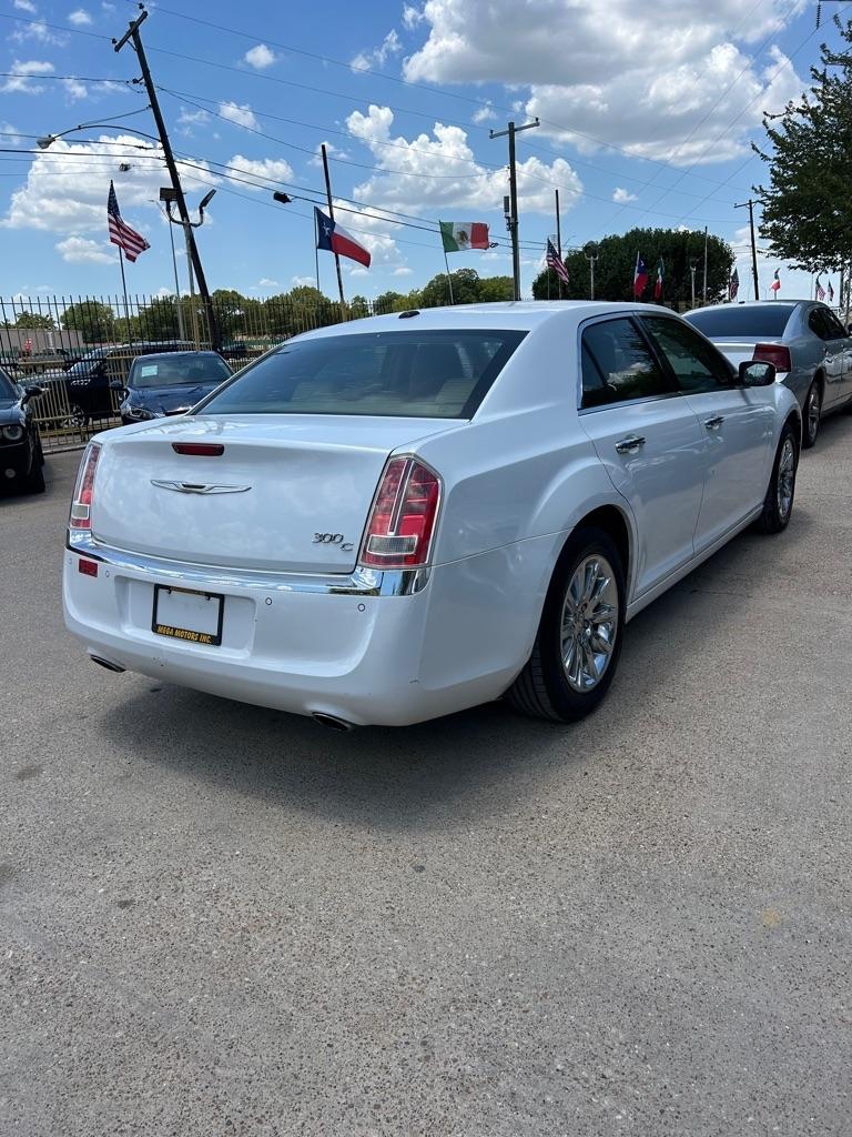Chrysler 300  2013