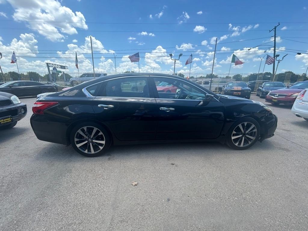 Nissan Altima  2016