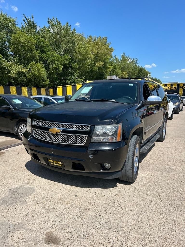 Chevrolet Suburban  2014