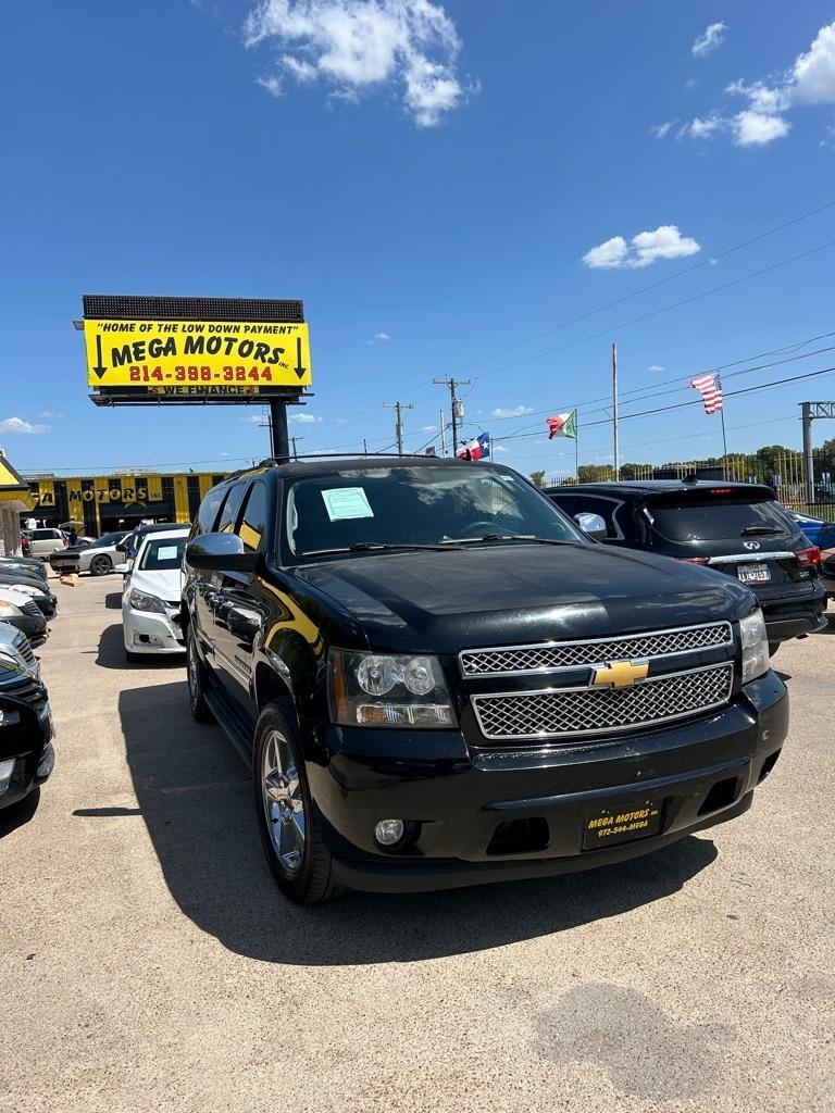 Chevrolet Suburban  2014
