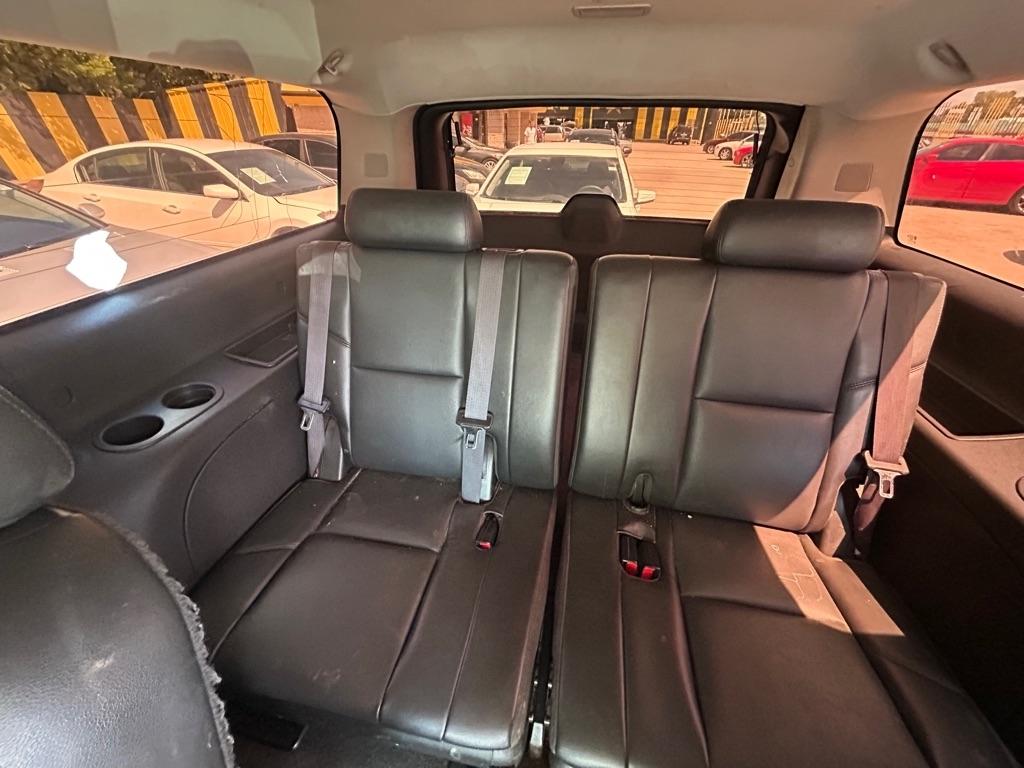 Chevrolet Suburban  2014