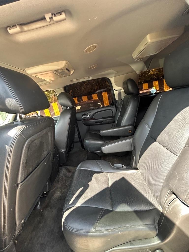Chevrolet Suburban  2014