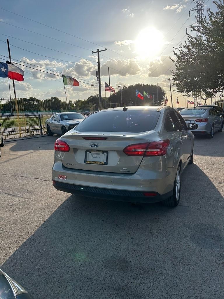 Ford Focus  2015