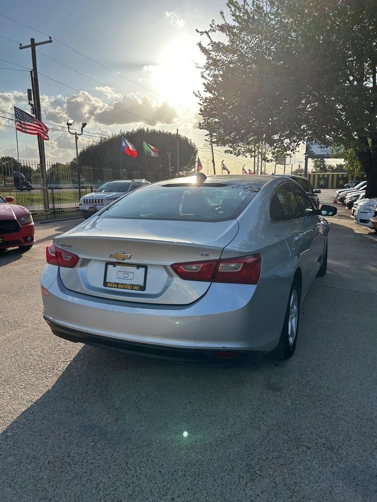 Chevrolet Malibu  2016