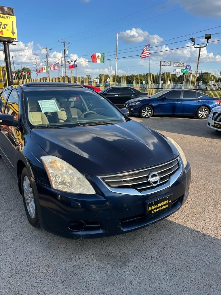 Nissan Altima  2012