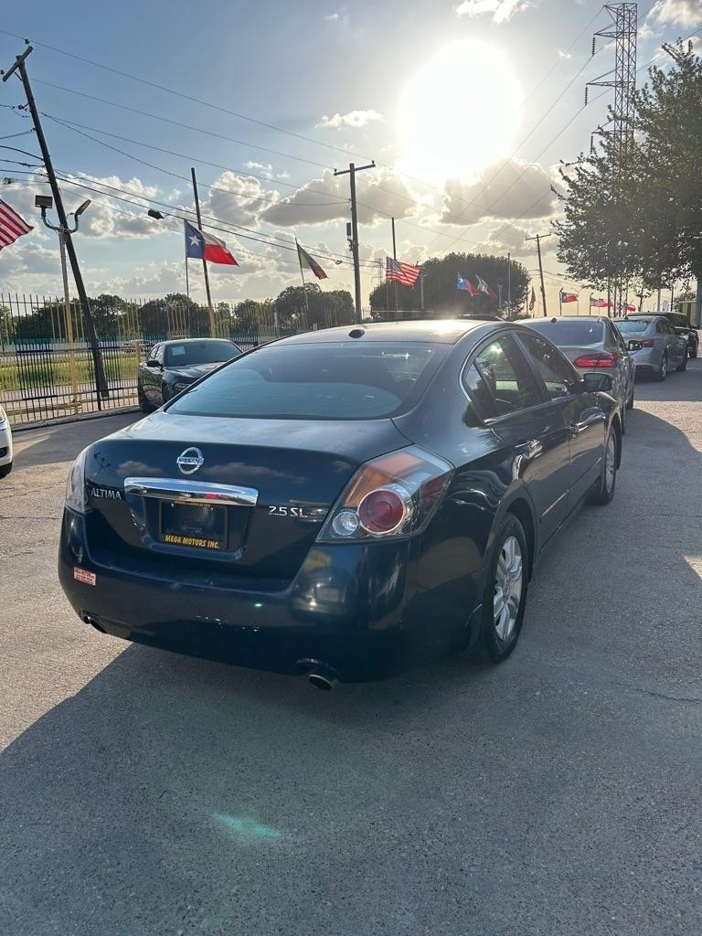 Nissan Altima  2012