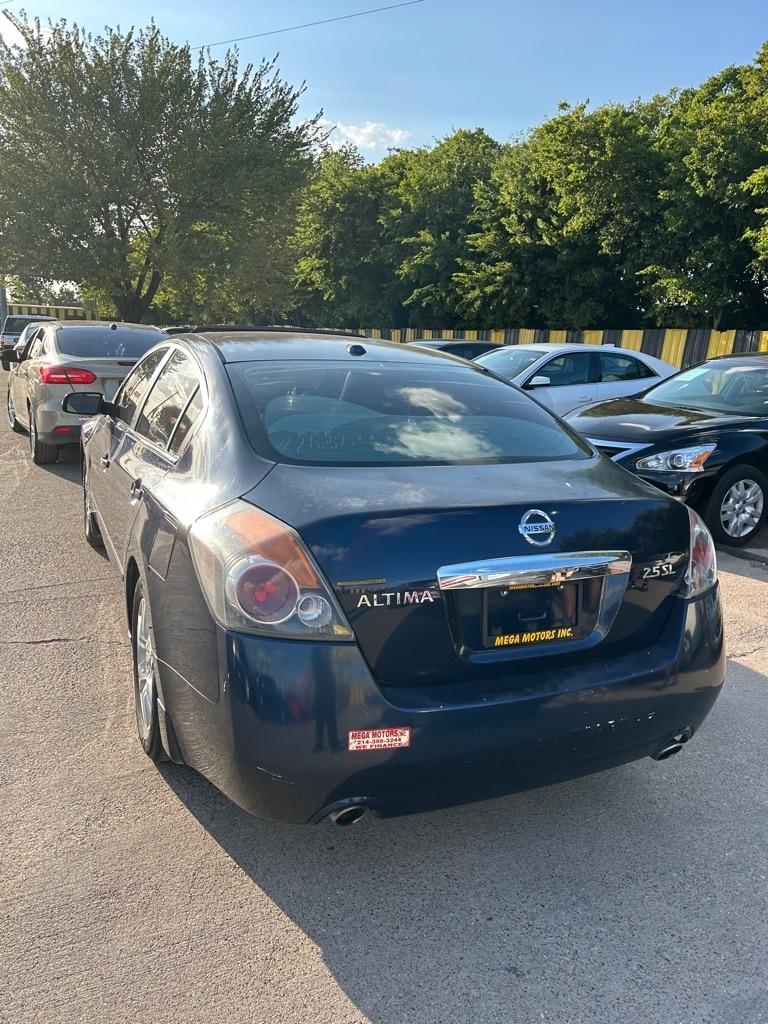 Nissan Altima  2012
