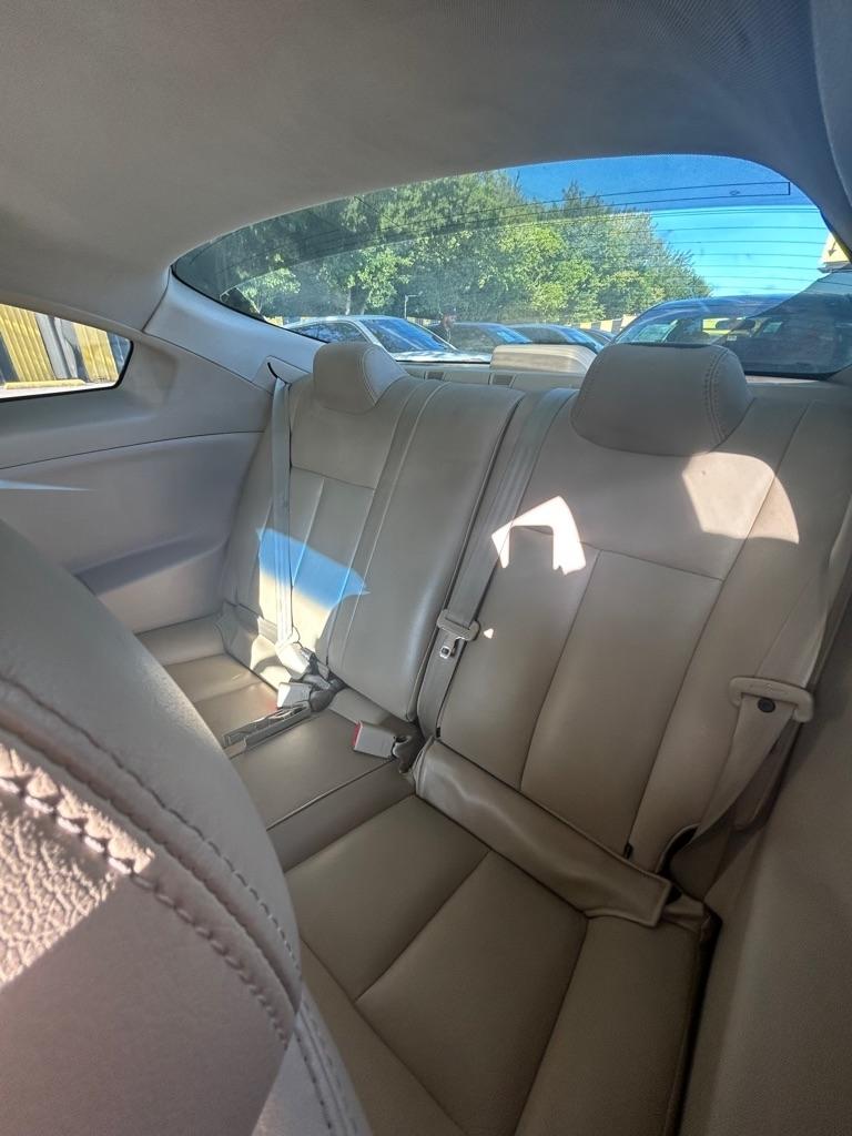 Nissan Altima  2010