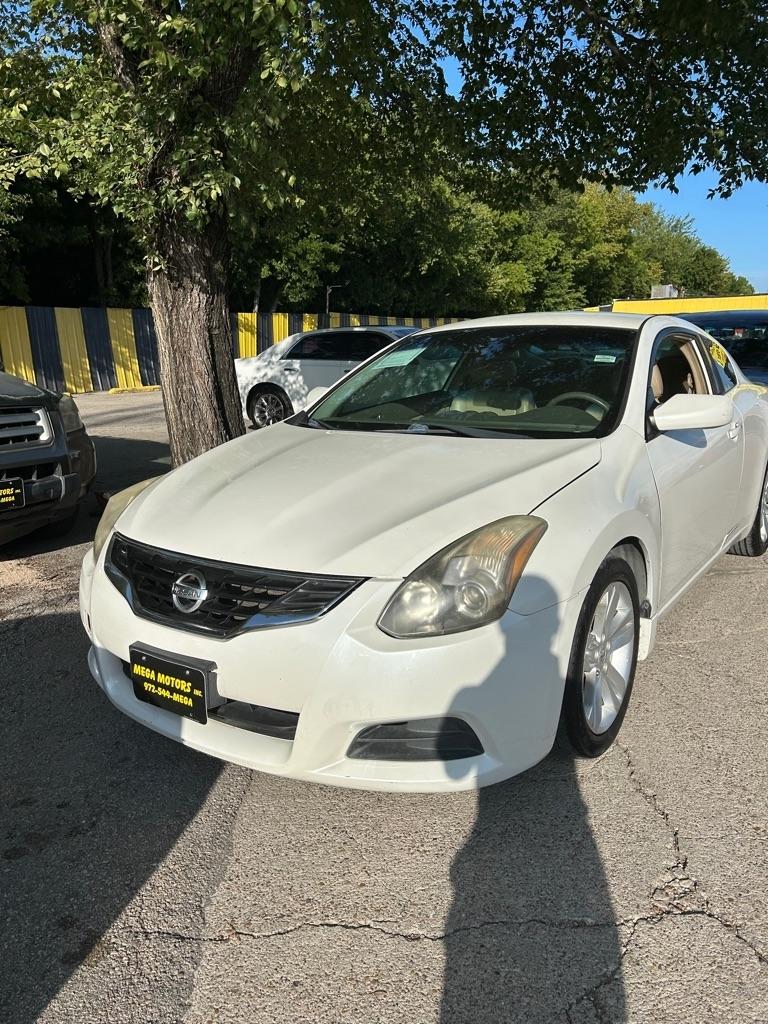 Nissan Altima  2010