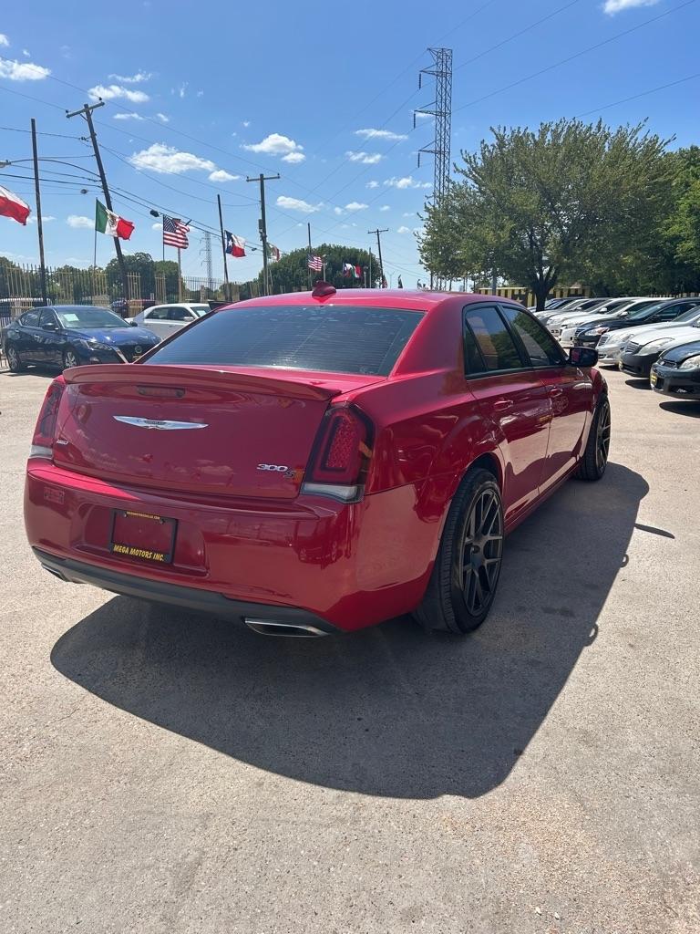 Chrysler 300  2016