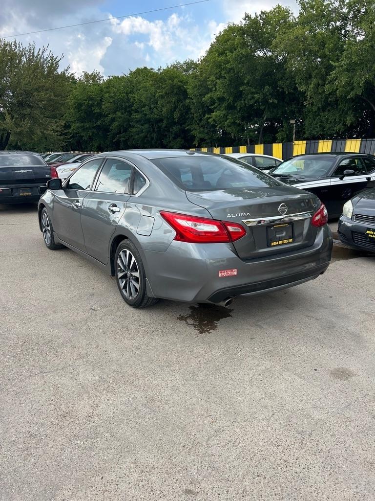 Nissan Altima  2016
